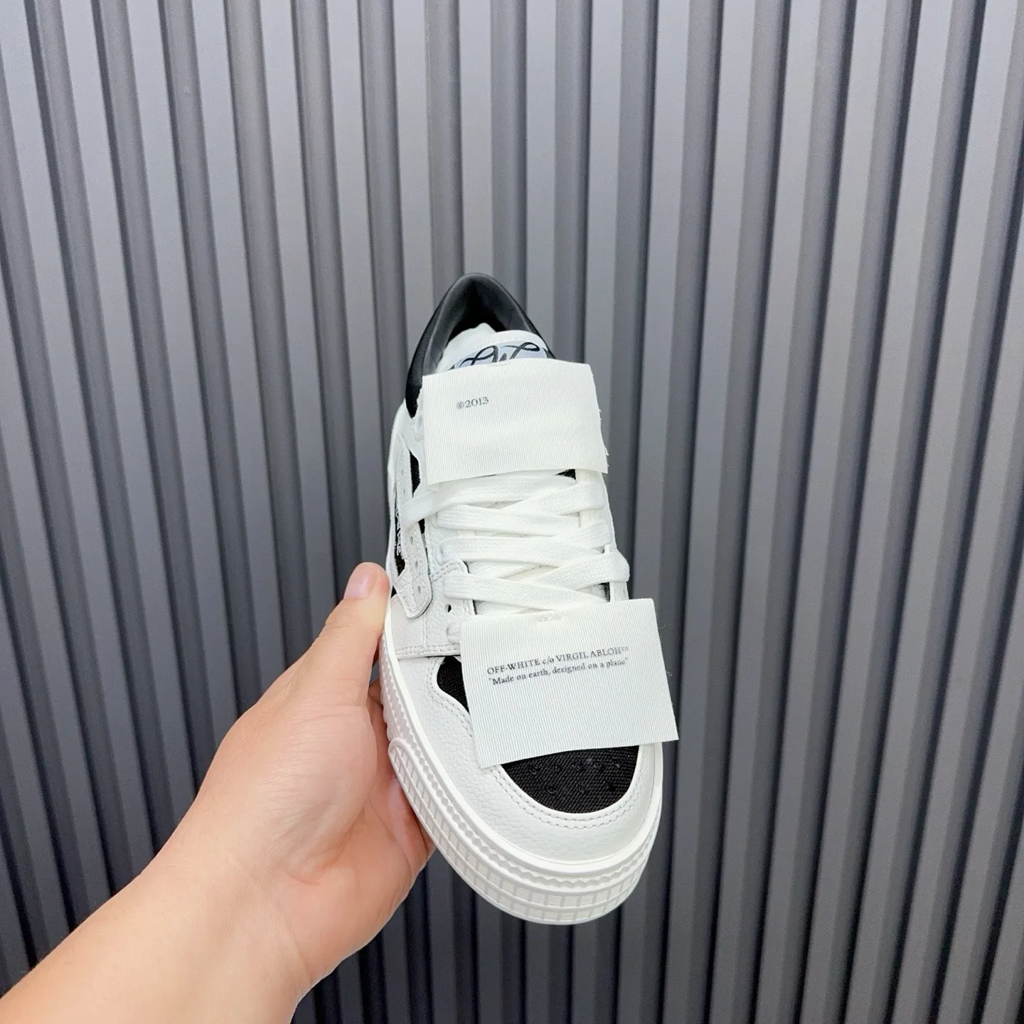 P760 OFF WHITE⚡️Couple model⚡️35-40 women’s model 39-46 men’s model
